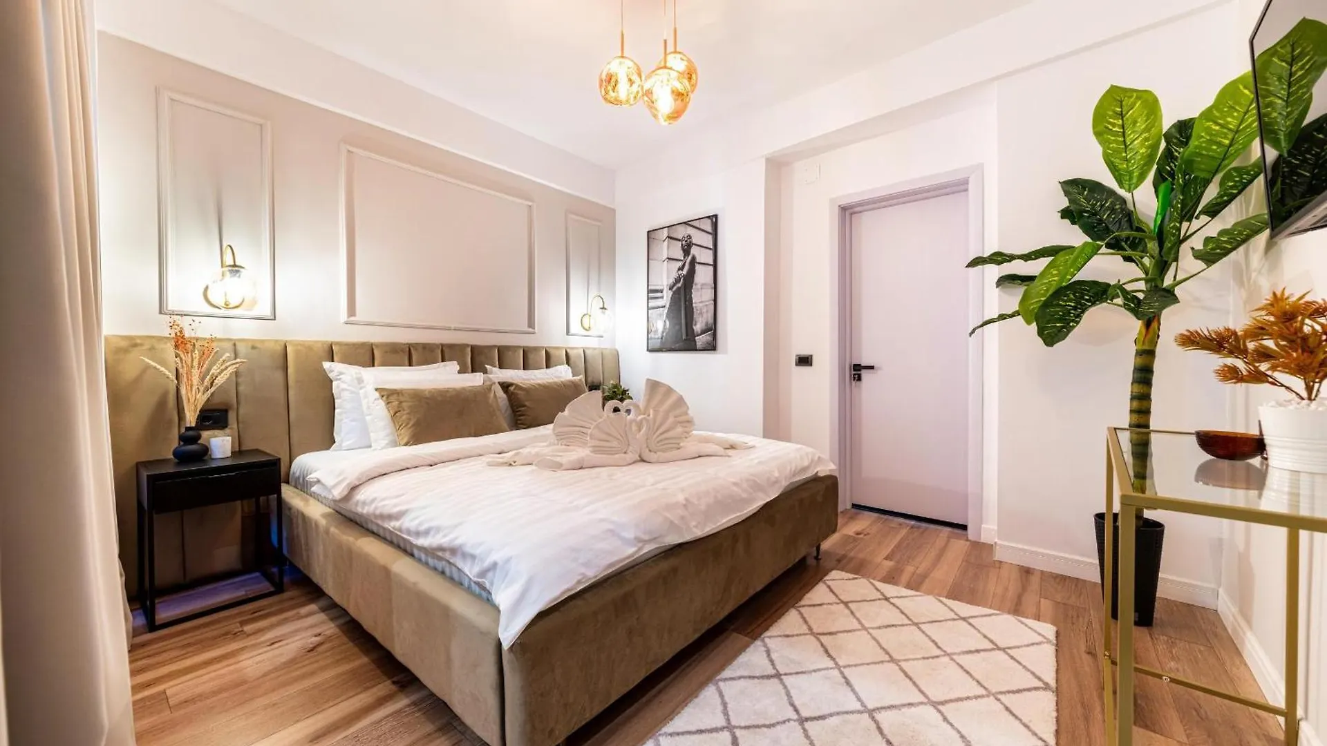 Prime Central Location & Cozy Comfort: Apartments Near Sala Palatului Bucharest
