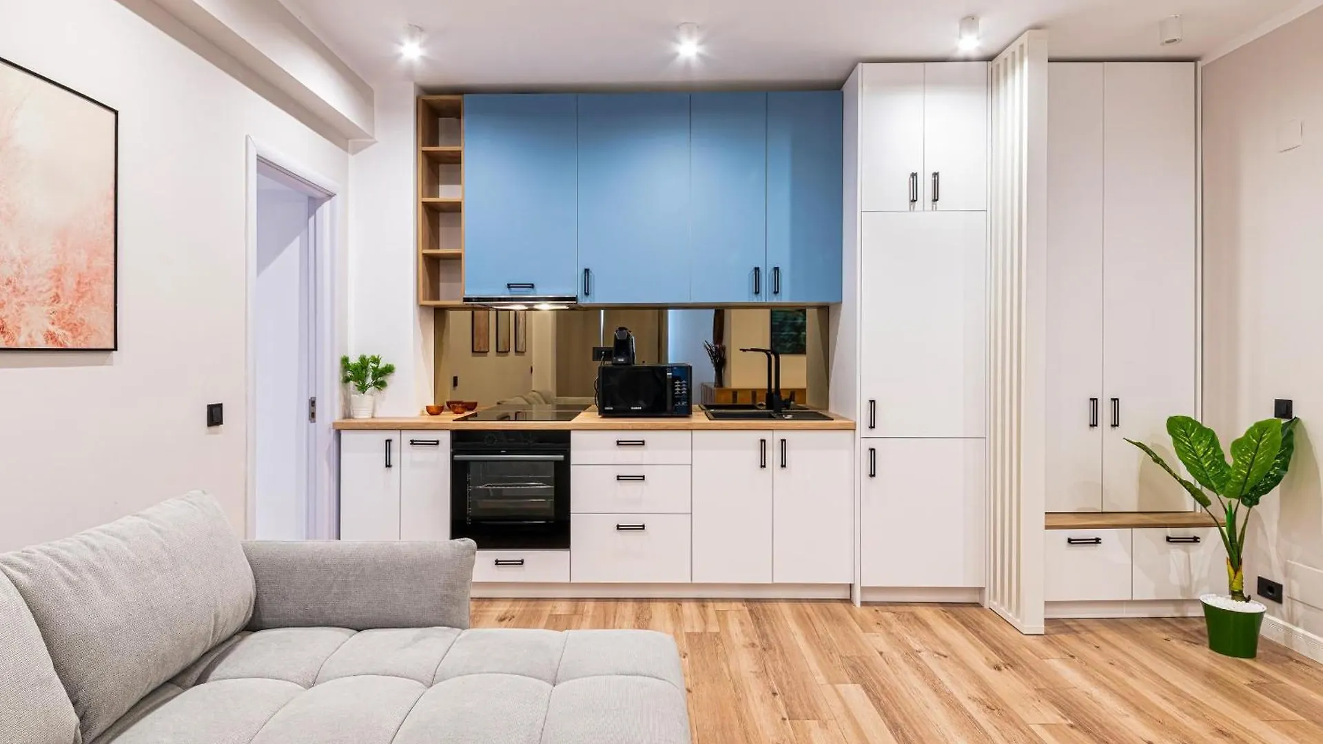 Prime Central Location & Cozy Comfort: Apartments Near Sala Palatului Bucharest 0*,  Romania