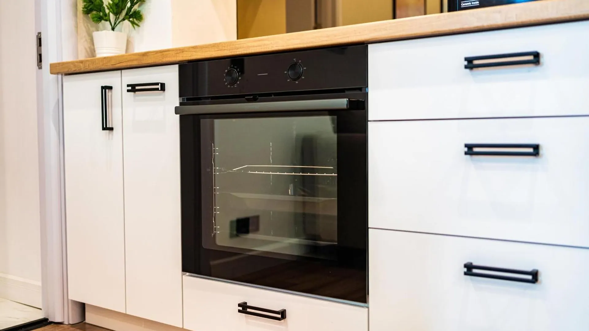 Prime Central Location & Cozy Comfort: Apartments Near Sala Palatului Bucharest
