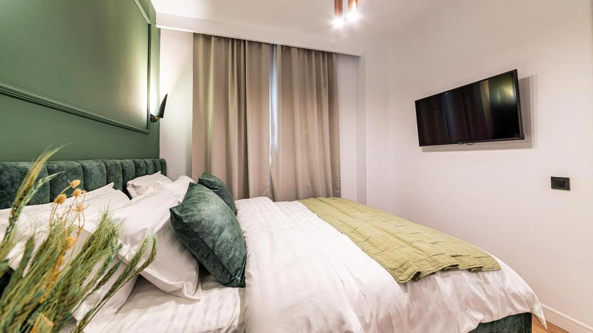 Prime Central Location & Cozy Comfort: Apartments Near Sala Palatului Bucharest