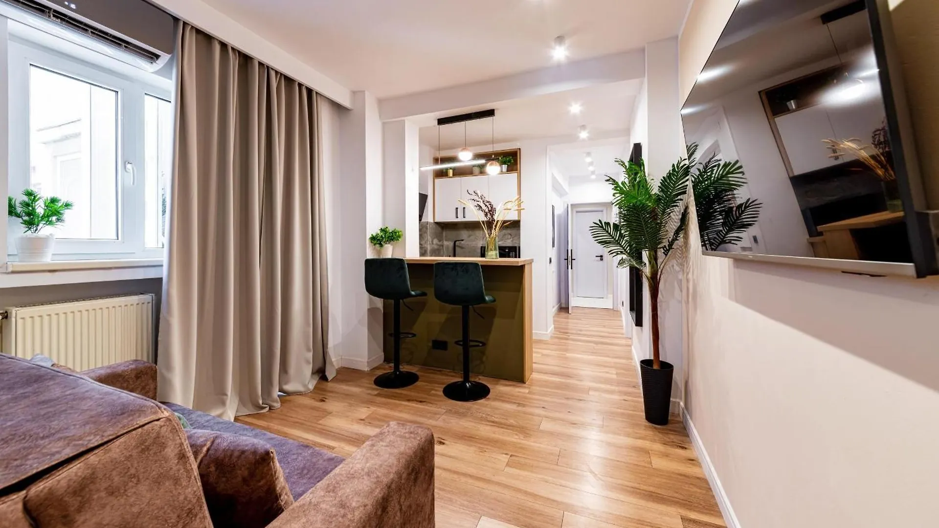 Prime Central Location & Cozy Comfort: Apartments Near Sala Palatului Bucharest