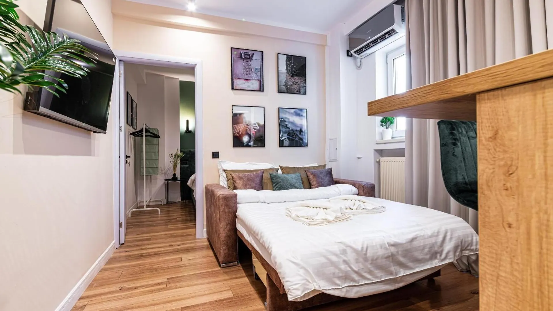 Prime Central Location & Cozy Comfort: Apartments Near Sala Palatului Bucharest