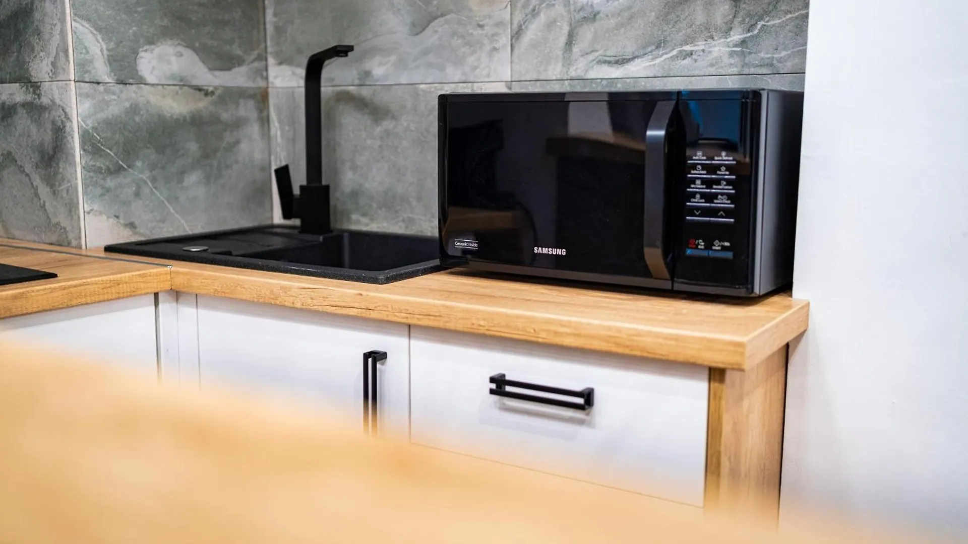 Prime Central Location & Cozy Comfort: Apartments Near Sala Palatului Bucharest