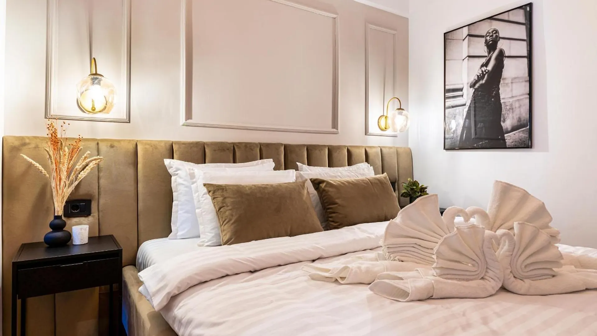 Prime Central Location & Cozy Comfort: Apartments Near Sala Palatului Bucharest 0*,