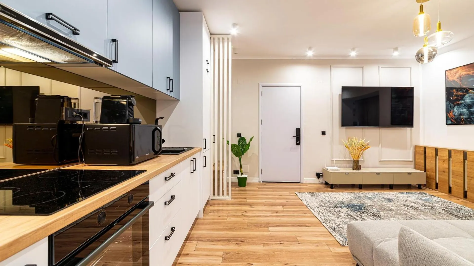 Prime Central Location & Cozy Comfort: Apartments Near Sala Palatului Bucharest