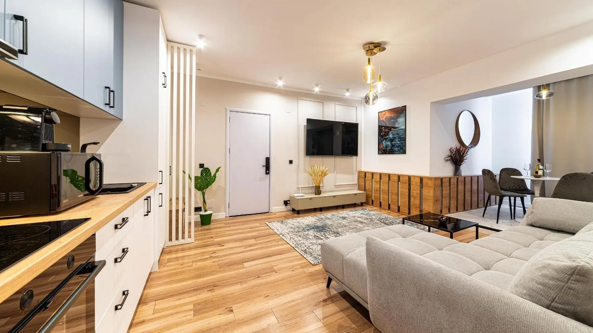 Prime Central Location & Cozy Comfort: Apartments Near Sala Palatului Bucharest 0*,  Romania
