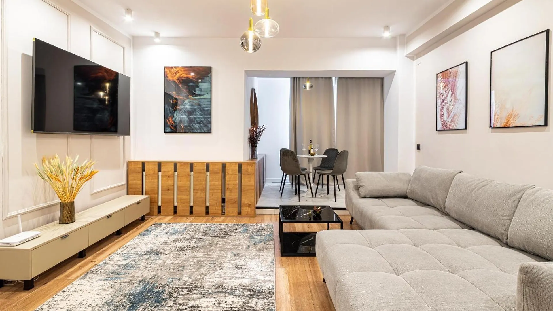 Prime Central Location & Cozy Comfort: Apartments Near Sala Palatului Bucharest